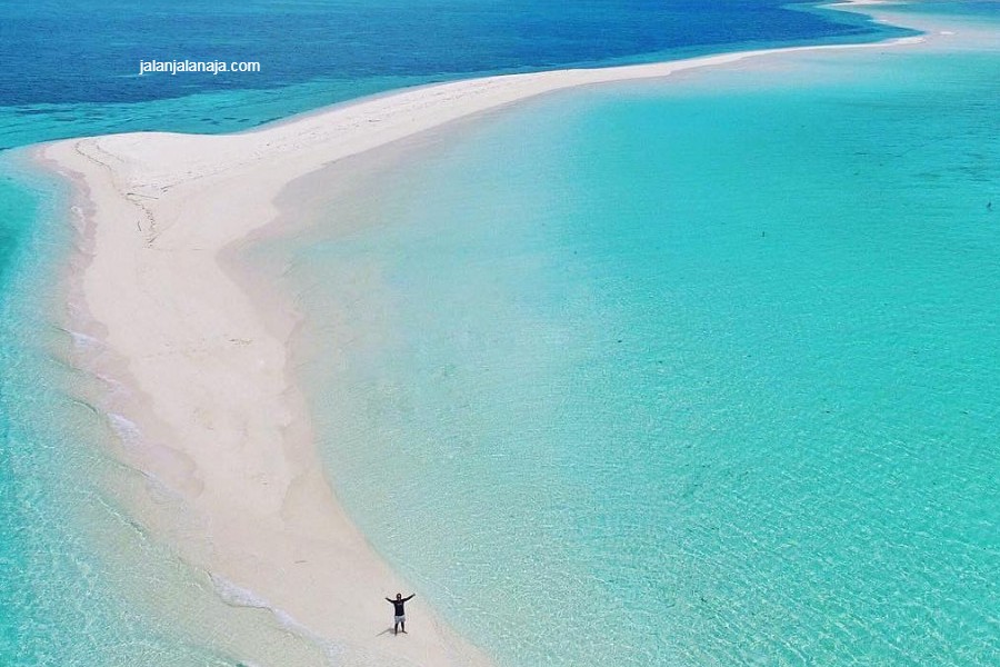 Wisata Pantai Ngurtafur, Menikmati Pantai Paling Cantik di Maluku