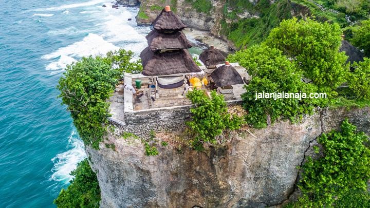 Pura Uluwatu Bali, Menikmati Pesona Keindahan Eksotis dan Magis
