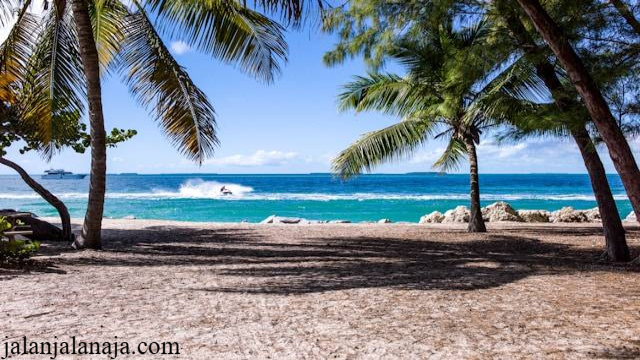 Pantai Kondang Sugu Wisata Hidden Gems di Malang Selatan