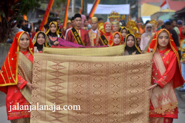 Festival Songket Khas Nusantara